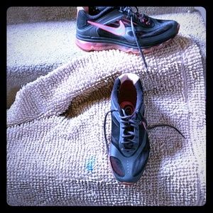 Nike Air tennis shoes